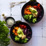 Buddha bowl met zoete aardappel en romige dressing van Vitaal van Start-6 2