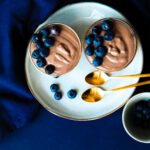Chocoladeontbijt met blauwe bessen-5